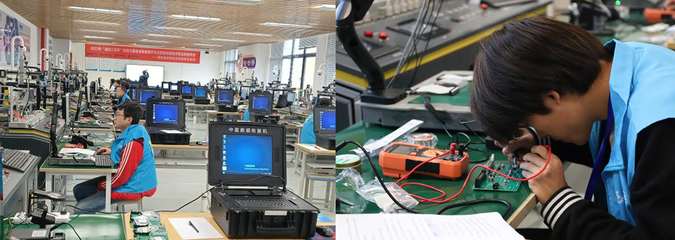 2023年&ldquo;湖北工匠杯&rdquo;技能大賽 當新能源汽車及智能物聯技術遇見成都平面設計